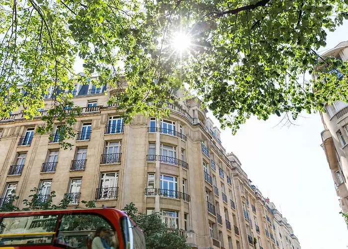 Veeve - Avenue To The Eiffel Tower